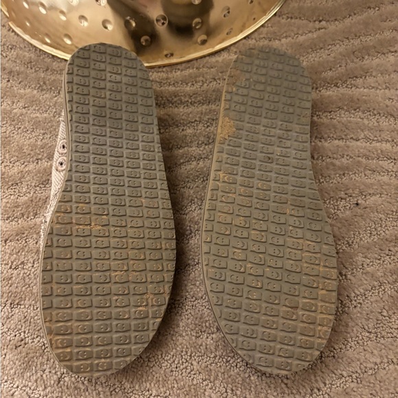 Only worn once sanuk’s 
Size 6 - Picture 3 of 5